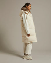 Load image into Gallery viewer, Yves Salomon SLEEVELESS DOWN JACKET WITH LAMBSWOOL