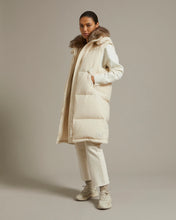 Load image into Gallery viewer, Yves Salomon SLEEVELESS DOWN JACKET WITH LAMBSWOOL