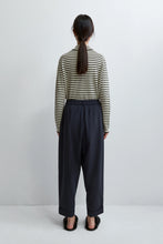 Load image into Gallery viewer, CORDERA Tailoring Carrot Pants, Night