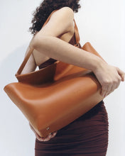 Load image into Gallery viewer, Aesther Ekme Sway Tote