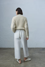 Load image into Gallery viewer, CORDERA Cable Knit Sweater - Natural