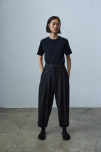 Load image into Gallery viewer, CORDERA Carrot Pants - Black