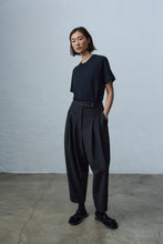 Load image into Gallery viewer, CORDERA Carrot Pants - Black