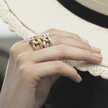 Load image into Gallery viewer, Goossens Lhassa Link Ring