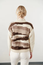 Load image into Gallery viewer, Wol Hide Knit Weave Turtleneck
