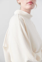 Load image into Gallery viewer, Wol Hide Mockneck Sweatshirt - Natural