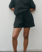 Load image into Gallery viewer, Wol Hide Easy Short : Black