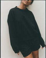 Load image into Gallery viewer, Wol Hide Easy Summer Sweatshirt : Black