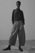 Load image into Gallery viewer, CORDERA Cashmere Turtleneck - Anthracite