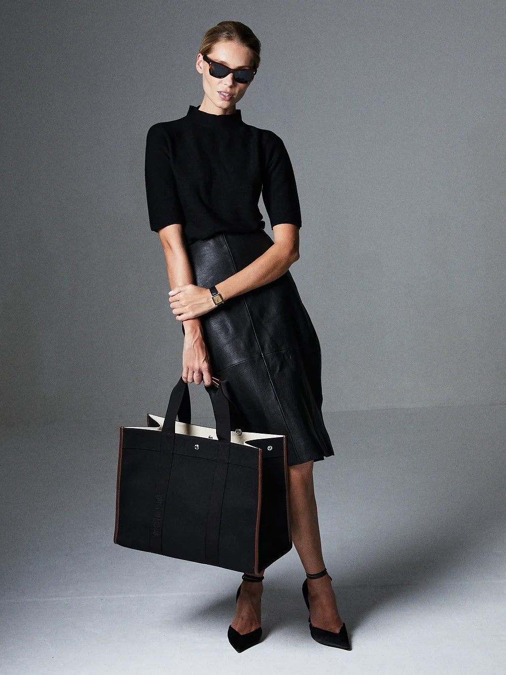 RUE DE VERNEUILパリブランドTRAVELLERコットントートBag（XL) Rue de Verneuil Traveller XL - Black – M. STUDIO