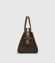 Load image into Gallery viewer, Métier Private Eye - Chocolate Suede
