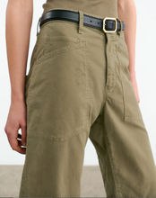 Load image into Gallery viewer, Nili Lotan Shon pant - Military Green
