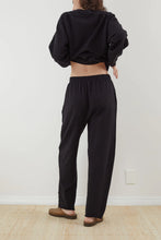 Load image into Gallery viewer, WOL HIDE Easy Sweatpant - Black
