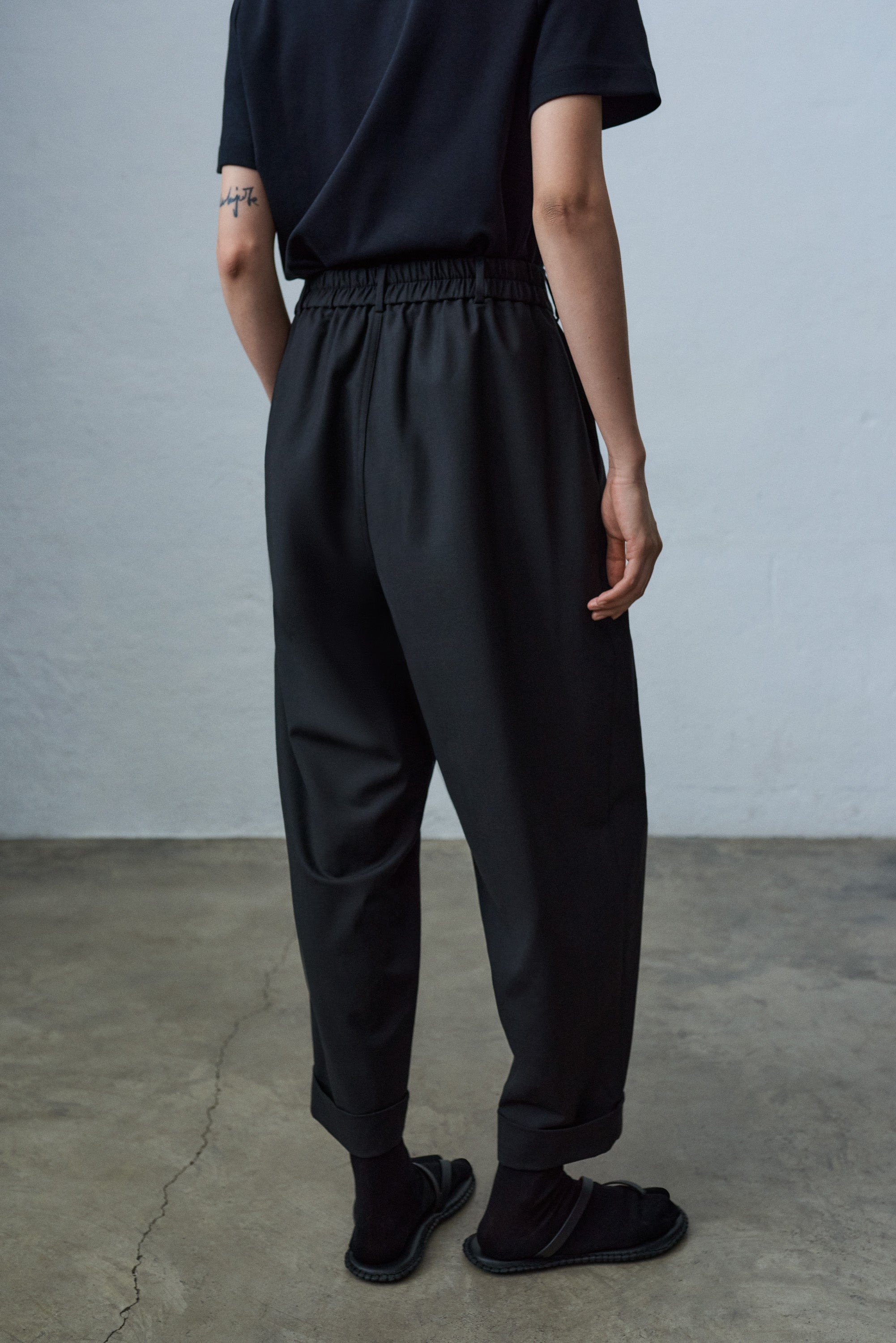 【新品未使用】HYEON carrot pants (dot) / black CORDERA Carrot Pants - Black – M. STUDIO