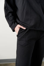Load image into Gallery viewer, Wol Hide Mockneck Sweatshirt - Black
