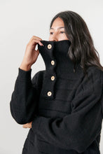 Load image into Gallery viewer, Wol Hide Quilted Anorak - Onyx
