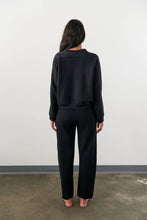 Load image into Gallery viewer, Wol Hide Easy Sweatpant - Black
