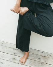 Load image into Gallery viewer, Wol Hide Easy Pant : Black
