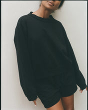 Load image into Gallery viewer, Wol Hide Easy Summer Sweatshirt : Black
