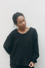 Load image into Gallery viewer, Wol Hide Thermal Pullover : Black
