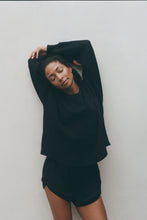 Load image into Gallery viewer, Wol Hide Thermal Pullover : Black
