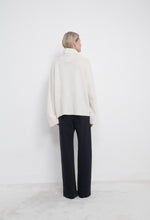 Load image into Gallery viewer, Loulou Studio Maren Cashmere Turtleneck - Ivory
