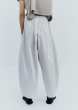 Load image into Gallery viewer, CORDERA Linen Curved Pants - Natural
